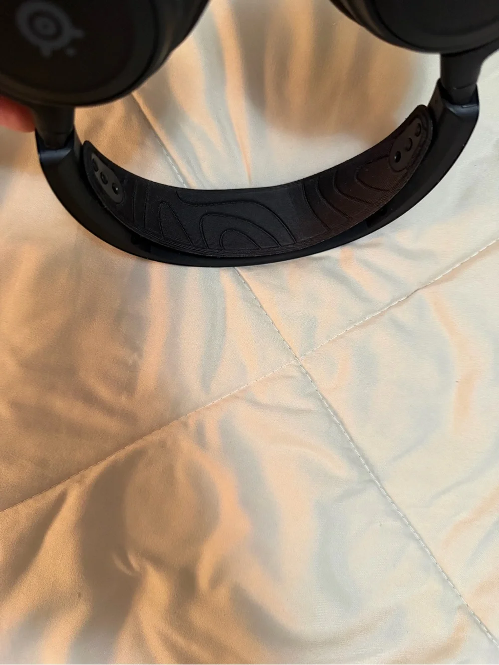 Steel series arctis nova wireless headset for xbox and pc